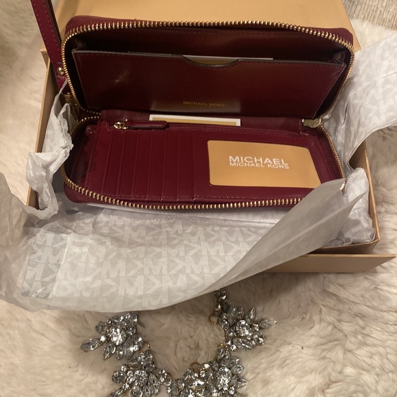 On the GO-GO - Picture 4 of 9